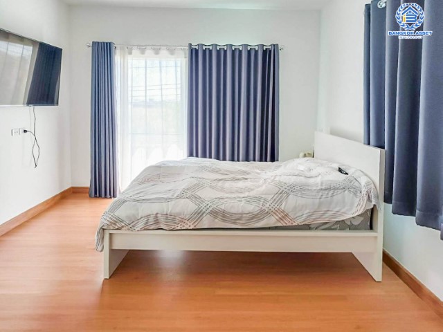 *****บ้านแฝดมือสองย่านกรุงเทพฯ ม.โกลเด้นนีโอ บางนา-สวนหลวง เนื้อที่ 35.71 ตร.ว. ฟังก์ชัน 4 ห้องนอน 3 ห้องน้ำ 2 ที่จอดรถ บ้านสวยสภาพดี บนทำเลแห่งการเดินทาง ใกล้สนามบิสุวรรณภูมิ, รถไฟฟ้าแอร์พอร์ต เรล ลิงก์ "สถานีซีคอน" และทางด่วน "บูรพาวิถี"